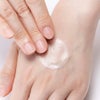 コエンリッチ 薬用ホワイトニング ハンドクリーム もぎたてピーチの香り 80g【医薬部外品】